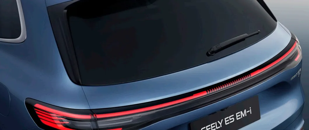 Full-Width Stream Taillights